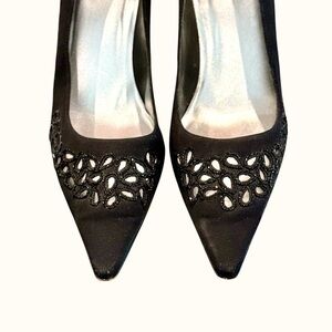 Stuart Weitzman Black Peau de Soie Beaded Evening Pumps – Size 8.5M